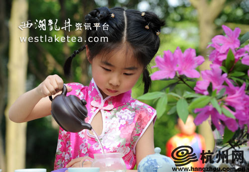 8岁小茶艺师再次报名杭州“茶人之家”(图)