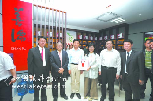 信阳国际茶城开业 中原茶业航母扬帆起航