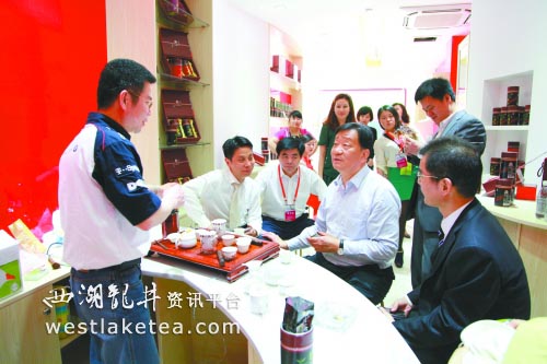 信阳国际茶城开业 中原茶业航母扬帆起航